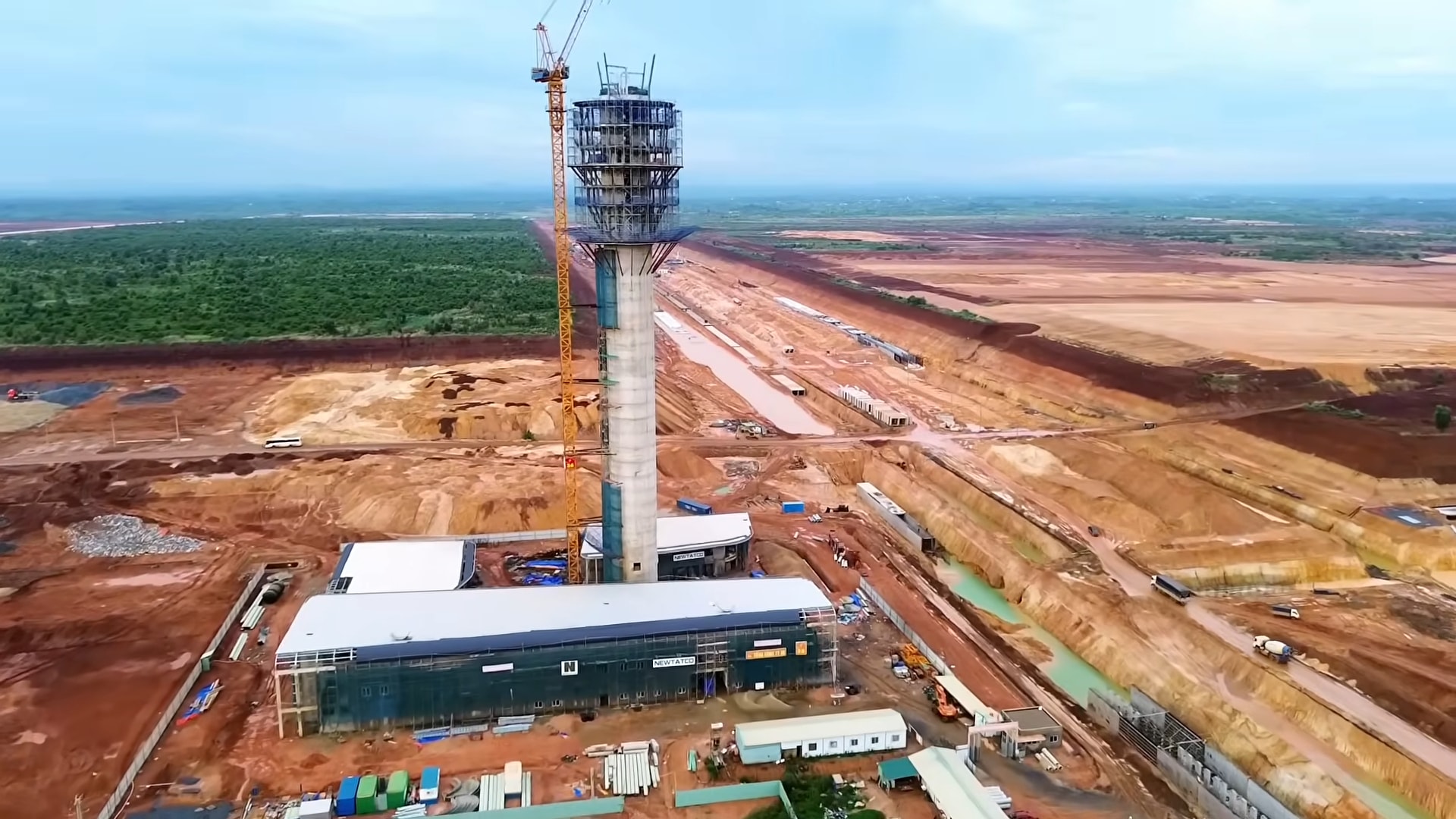 Tháp không lưu sân bay Long Thành đã thi công đến độ cao khoảng 108/115m. Anhr