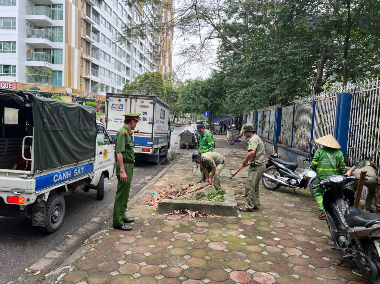 Vệ sinh môi trường tại phường Yên Hòa